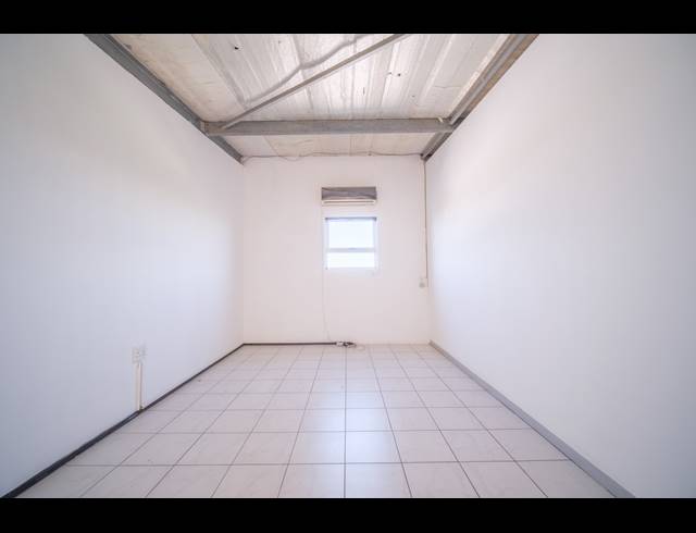 105M² OFFICE TO LET IN BALLITO DISTRICT